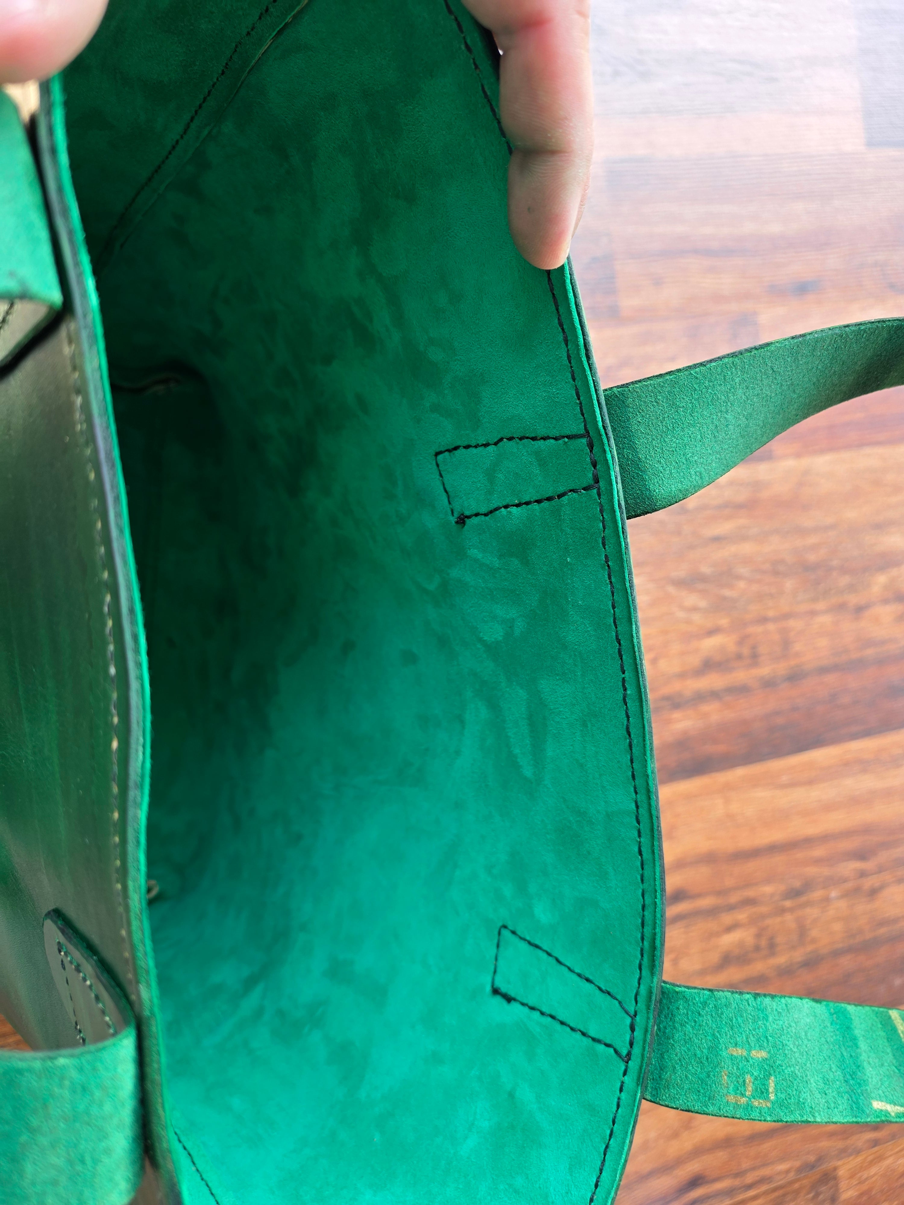 Leather tote bag with suede liner